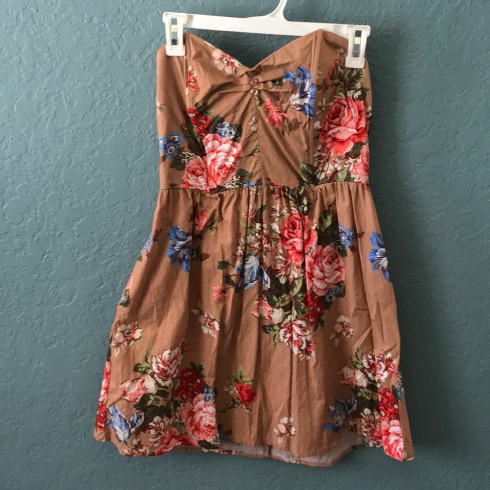 Floral strapless dress